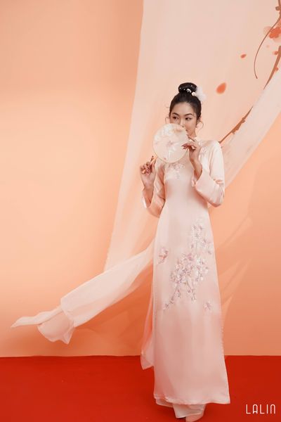  Áo Dài Uyên Đào 