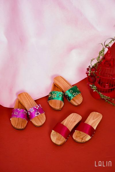  Guốc mộc nhí Yến San 