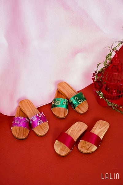  Guốc mộc nhí Yến Hoa 