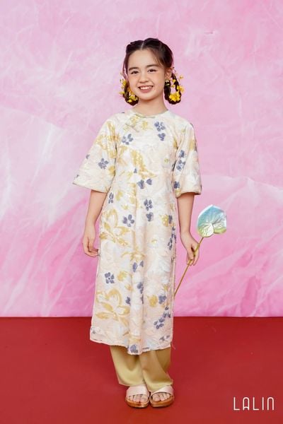  Áo Dài Nhí Ái Ngọc 