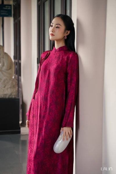  Áo Dài Tơ Tằm Cẩm Yên 