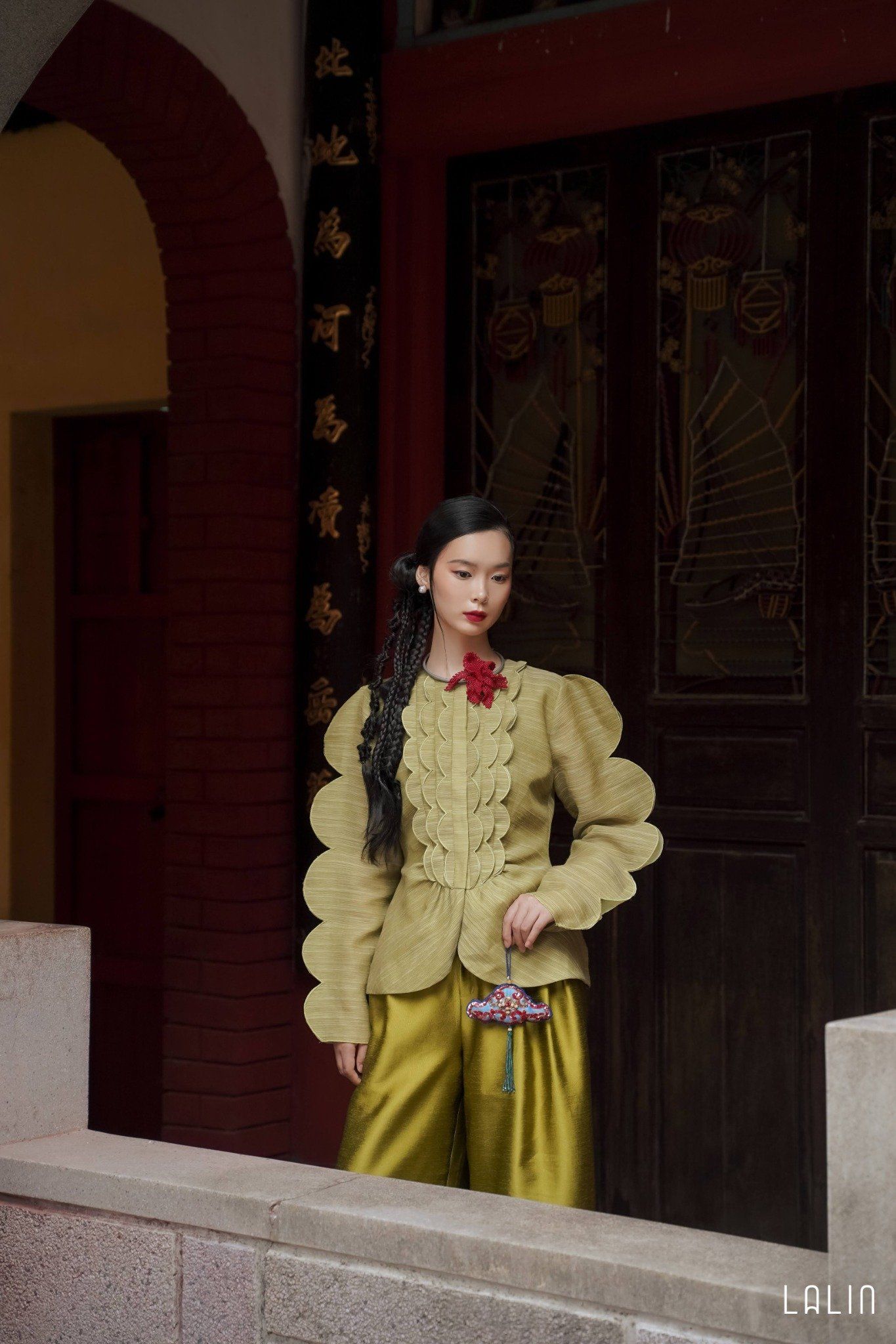 Áo Tơ Thêu Uyển Đình