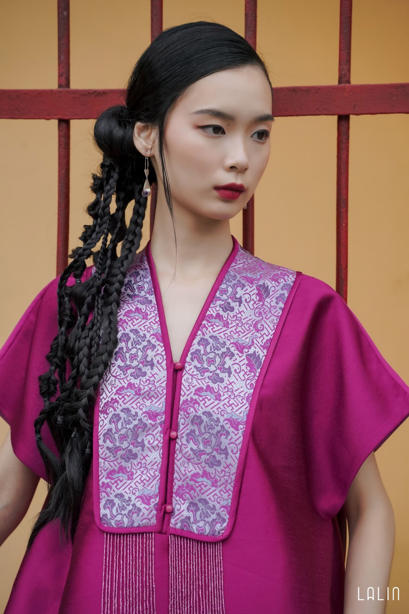 Áo Đính Kết Vương Dung
