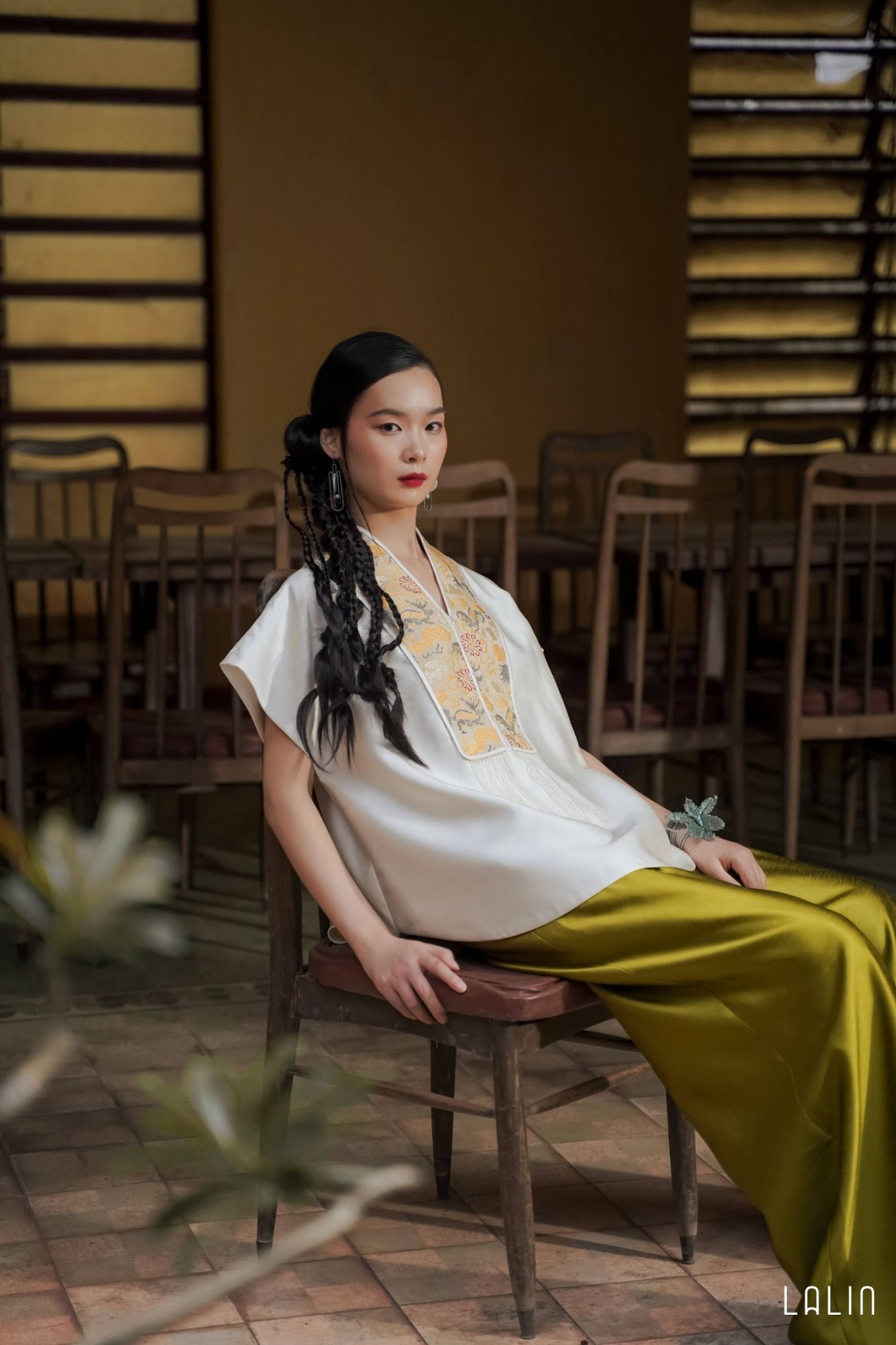 Áo Đính Kết Vương Dung