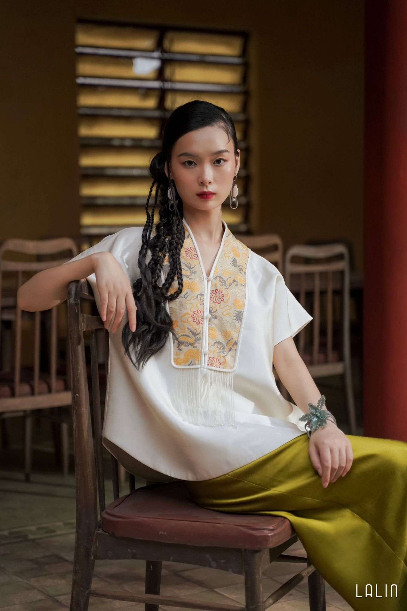 Áo Đính Kết Vương Dung