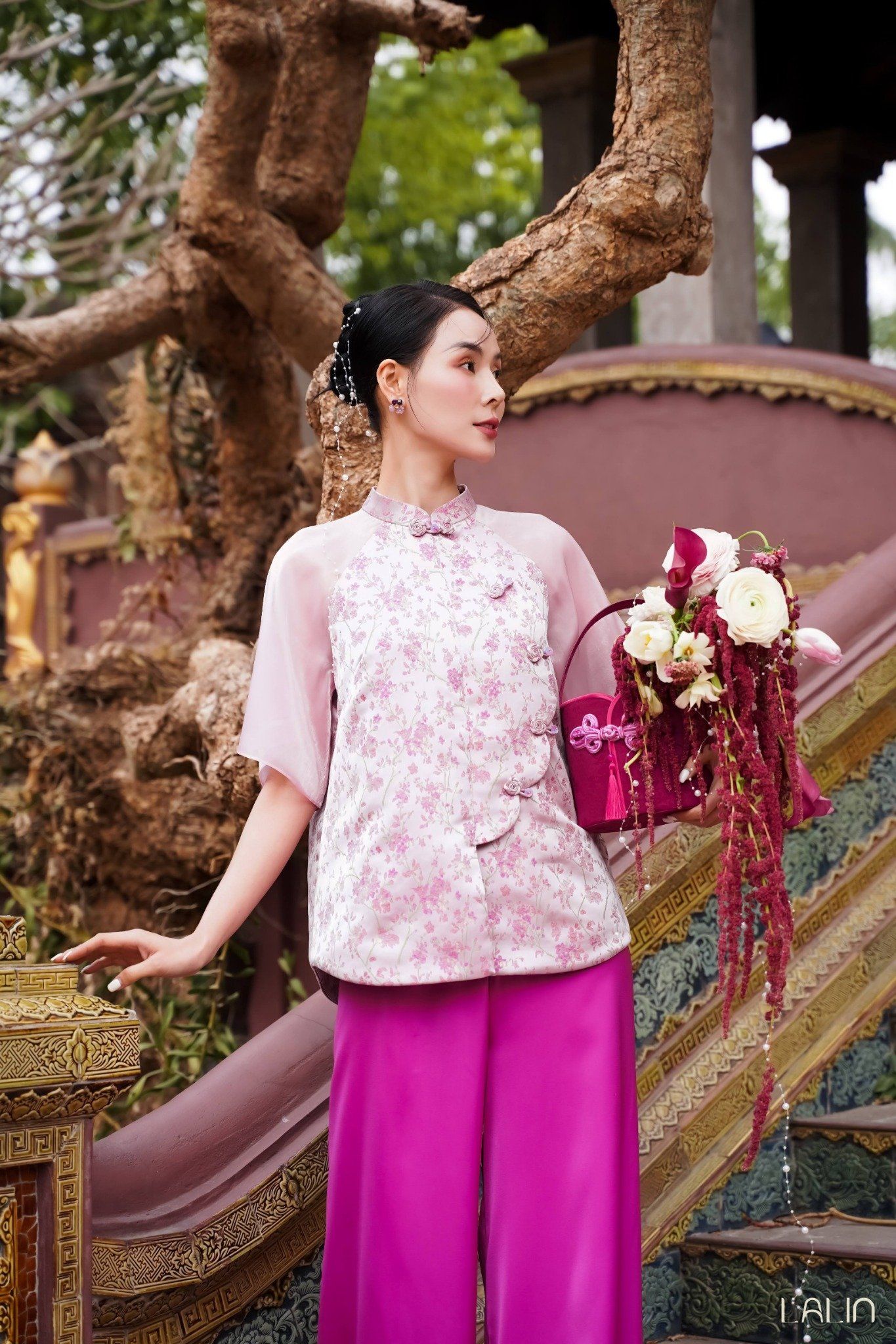 Áo Gấm Điểm Hoa