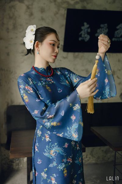  Áo Dài Tơ Lam Chi 