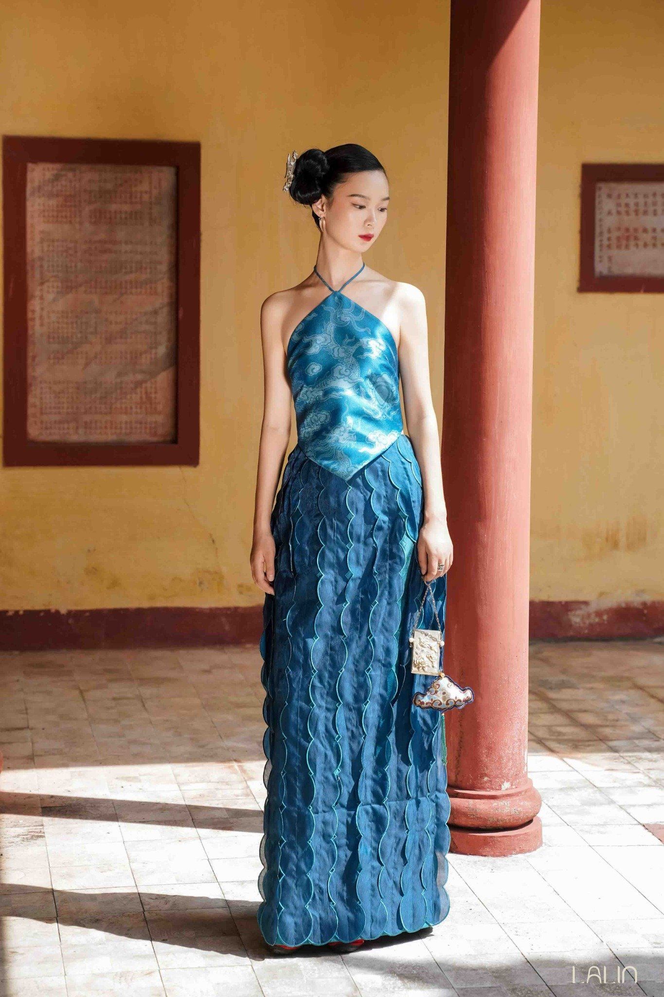 Chân Váy Thêu Châu Hoa