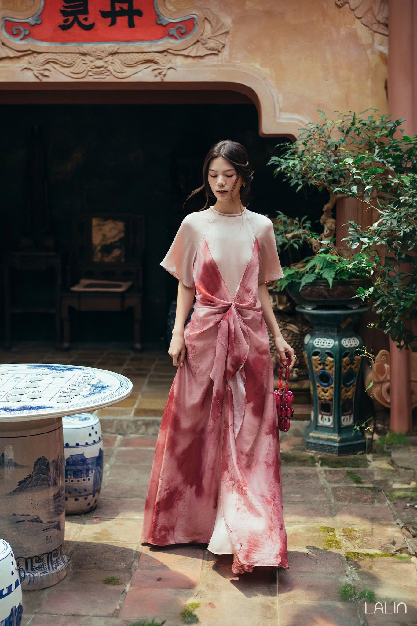 Đầm Tơ Hiên Vân