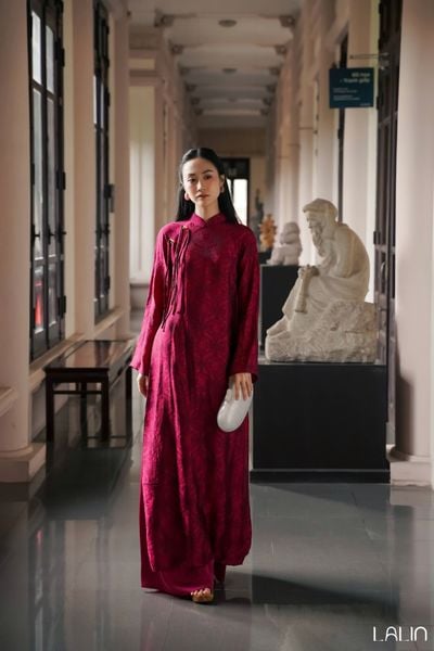  Áo Dài Tơ Tằm Cẩm Yên 