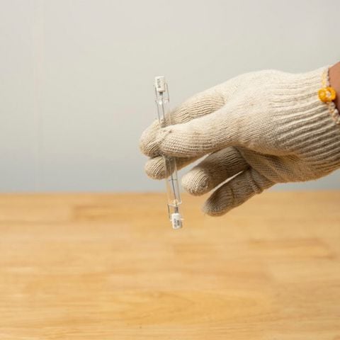 Đèn chịu nhiệt lò quay vịt 680