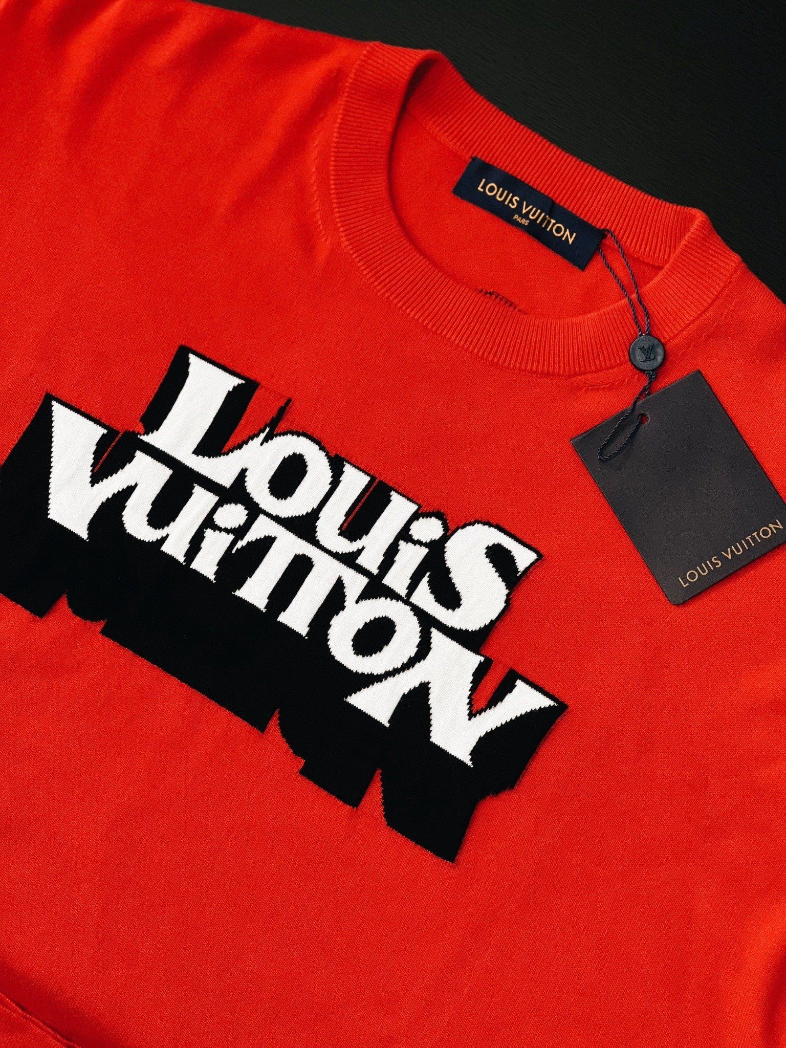  Áo Thun Louis Vuitton Graphic Short Sleeved (Red) [Mirror Quality] 