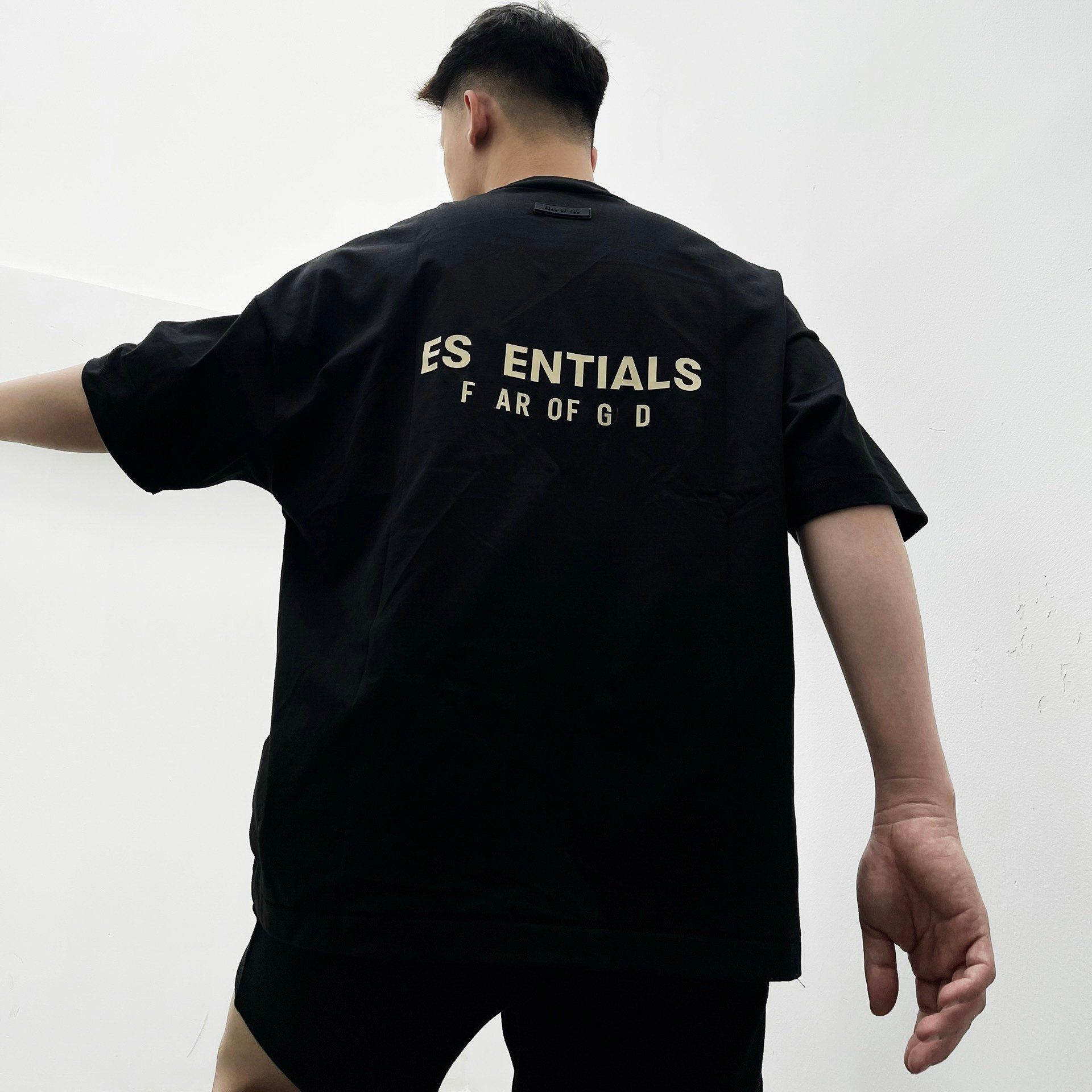  Áo Thun FOG Essentials V-neck SS 2023 (Jet Black) [Mirror Quality] 