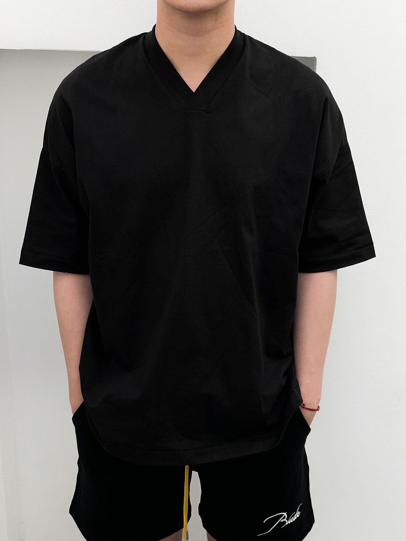  Áo Thun FOG Essentials V-neck SS 2023 (Jet Black) [Mirror Quality] 