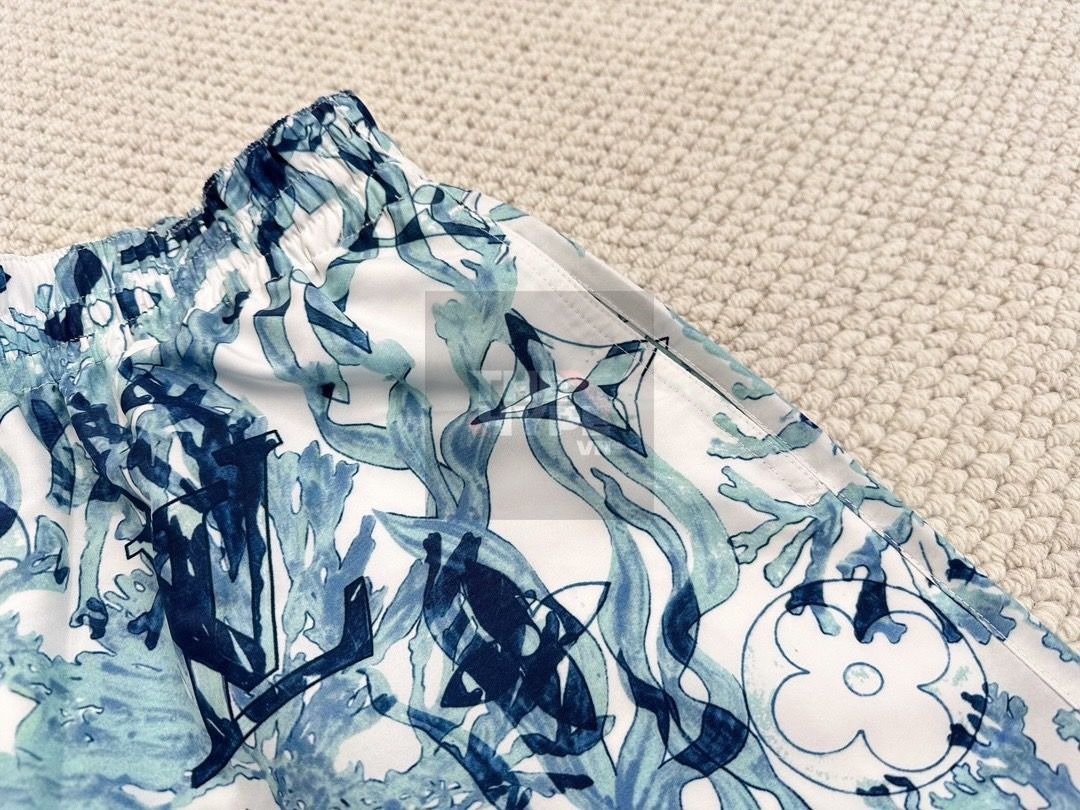  Quần Shorts LV Printed Nylon Swim (White) [Mirror Quality] 