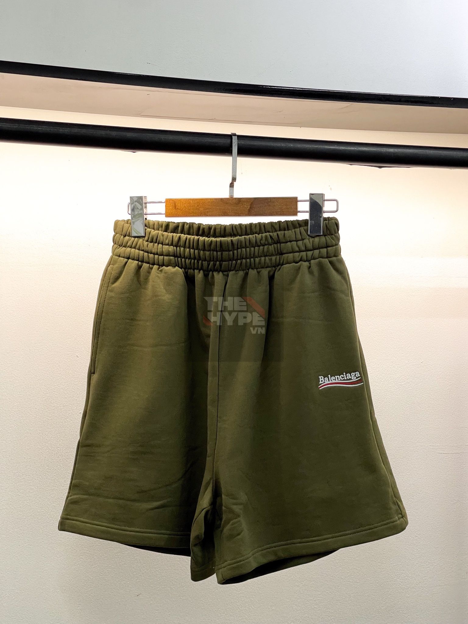  Quần Shorts Balenciaga BLCG logo-print track (Green) [Mirror Quality] 