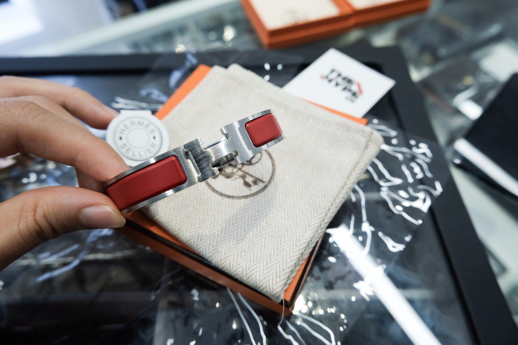  Vòng Tay Hermes Clic H Matte Bracelet (Red) [Mirror Quality] 
