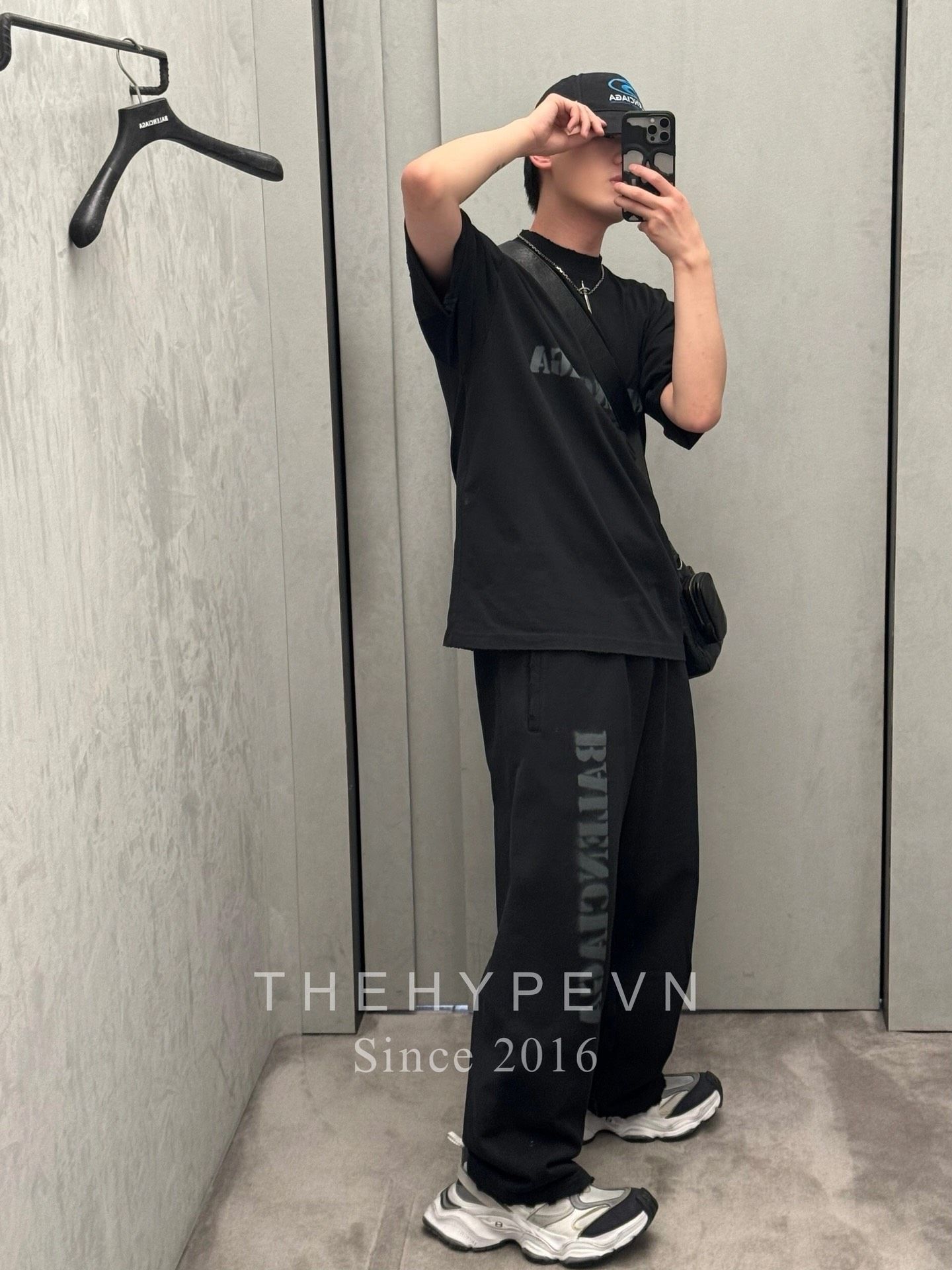  Áo Thun Balenciaga Stencil Type Medium Fit (Black) [Mirror Quality] 