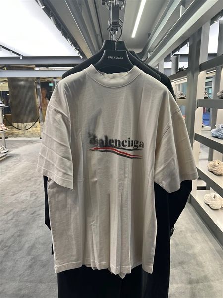  Áo Thun Balenciaga Political Stencil (Off-white) [Mirror Quality] 