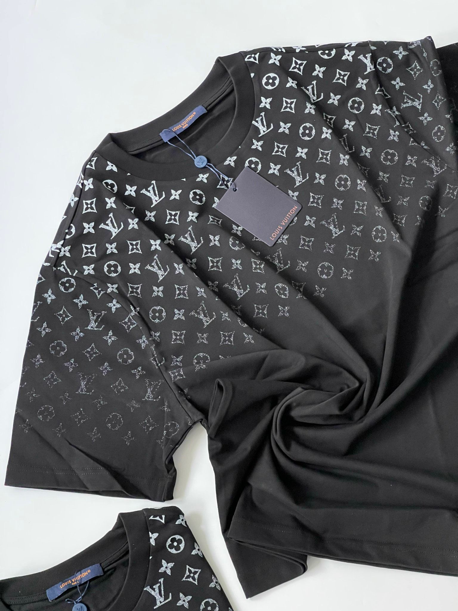  Áo Thun Louis Vuitton LV Gradient (Black) [Mirror Quality] 