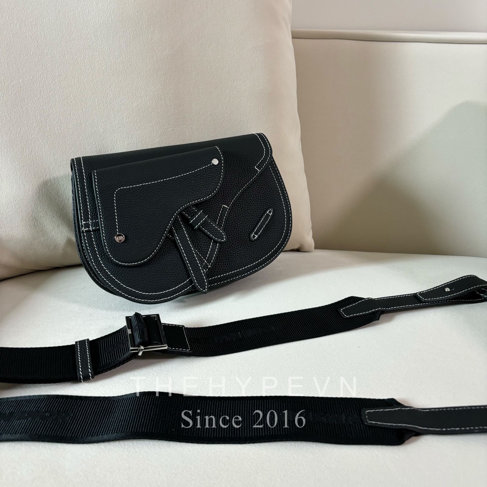  Túi Dior x Kaws Pouch Saddle (Black) [Mirror Quality] 