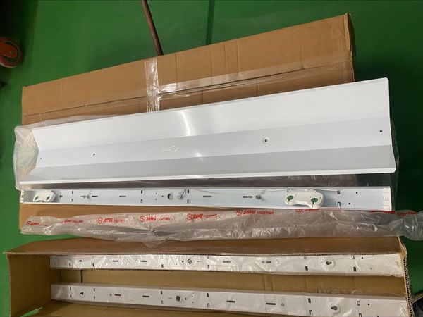 MÁNG ĐÈN TUÝP ĐÔI SINO SRC2020L CÓ CHÓA PHẢN QUANG DÙNG CHO BÓNG LED 1.2m, HÌNH V (Chưa gồm bóng)
