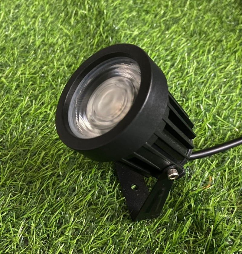 Đèn LED cắm cỏ rọi sân vườn S14