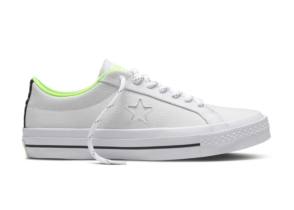  153704C - One Star Shield Canvas Low White Volt 