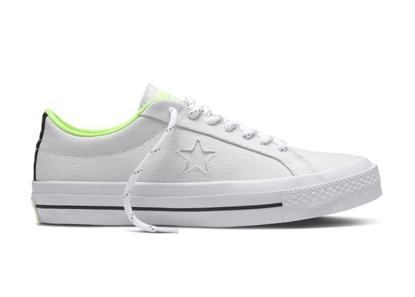  153704C - One Star Shield Canvas Low White Volt 