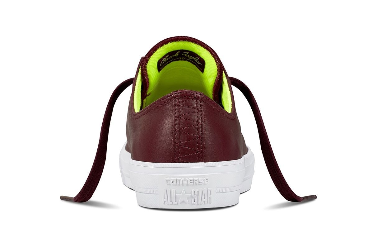  157582C - Chuck Taylor All Star II Premium Leather 