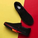  0A38F7Q8Q - Vans Classic Slip-On Flame Wall 