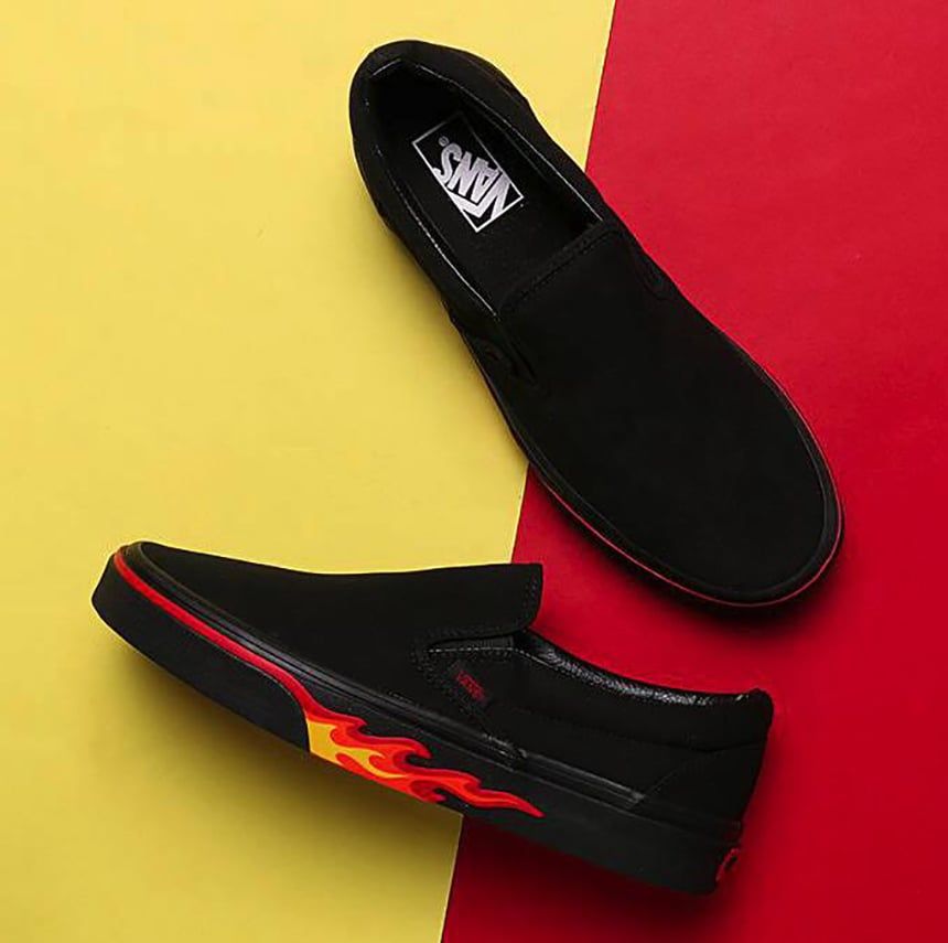  0A38F7Q8Q - Vans Classic Slip-On Flame Wall 