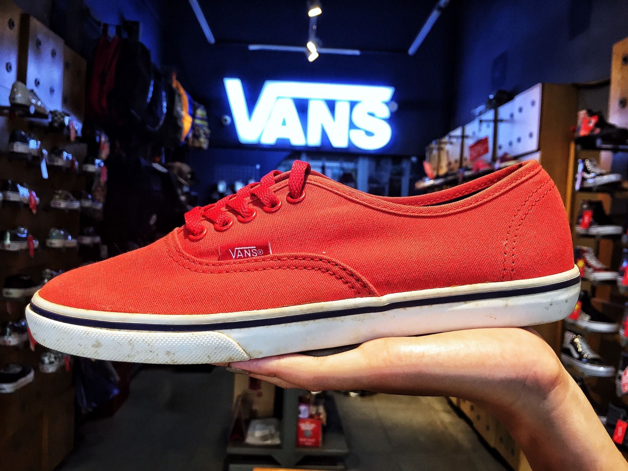  000XRNIY5 - Vans - Womens Authentic Lo Pro Shoes 