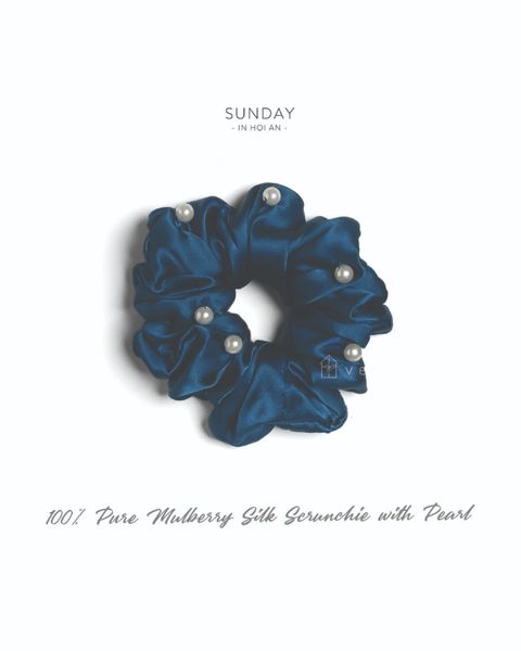  Mulberry Silk Pearls Scrunchie 