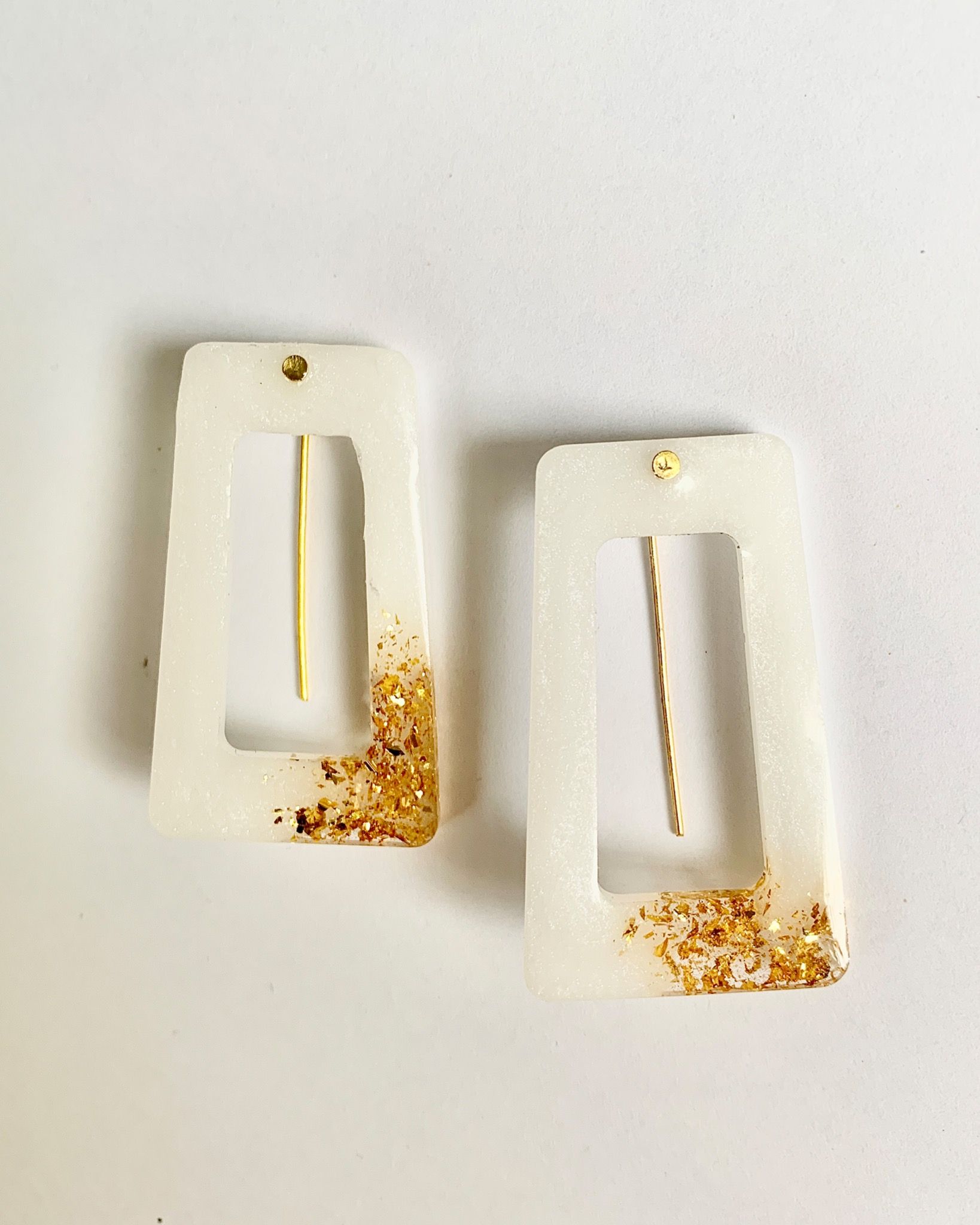  Mineko Rectangle Earrings 