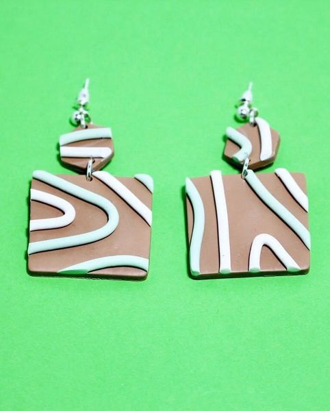  Contour Line Earrings 