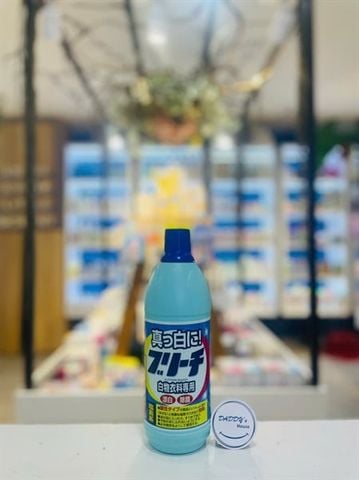 Nước tẩy quần áo Rocket (600ml)