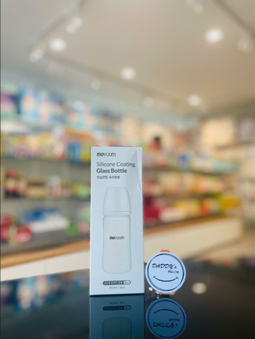 Bình sữa Moyuum thuỷ tinh tráng silicon (240ml)