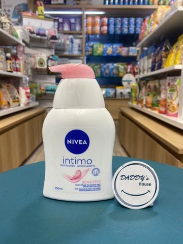 Dung dịch vệ sinh phụ nữ Nivea Intimo Sensitive da nhạy cảm (250ml)