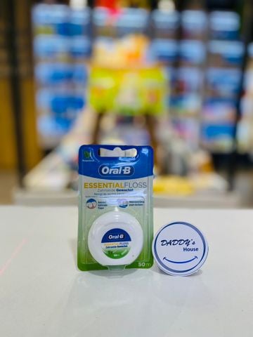 Chỉ nha khoa dạng sáp Oral-B Essential Floss - hương bạc hà (50m)