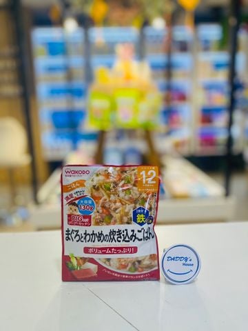 Cơm cá ngừ với rau củ & rong biển wakame Wakodo Big 12th (130g)