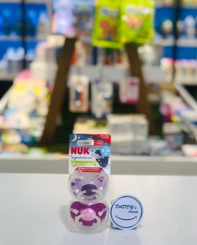 Set 2 ti giả Nuk Silicone Signature Night (6-18th)
