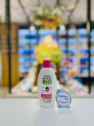 Dung dịch vệ sinh hữu cơ Corine de Farne bé gái - 2 tuổi (125ml)