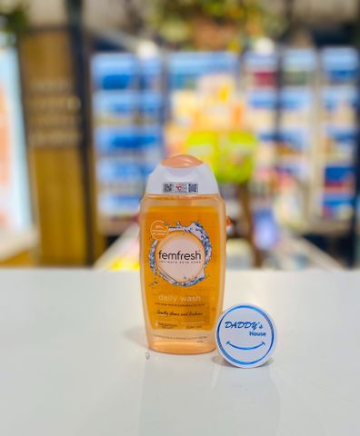 Dung dịch vệ sinh phụ nữ Femfresh Daily Wash (250ml)