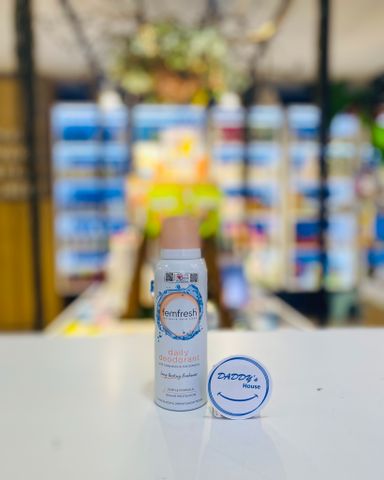 Xịt khử mùi vệ sinh phụ nữ Femfresh Daily Deodorant Spray (75g)