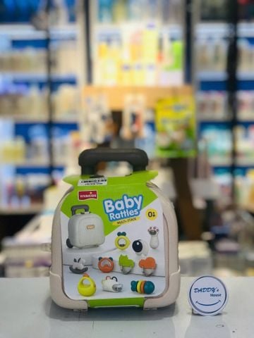 Hộp đồ chơi xúc xắc & gặm nướu hình vali du lịch (8 món)