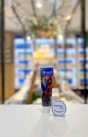 Kem đánh răng Crest Marvel Spiderman - Vị dâu - 3 tuổi (119g)