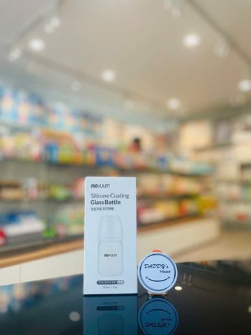 Bình sữa Moyuum thủy tinh tráng silicon (150ml)