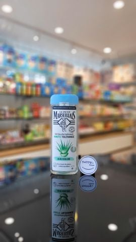 Gel tắm hữu cơ Le Petit Marseillais chiết xuất lô hội (400ml)
