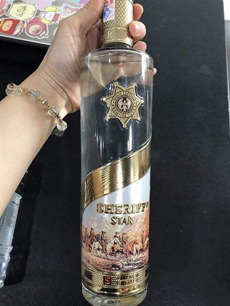 WI.V- Men’ Sheriff Gold Edition Vodka 30% 565ml T7